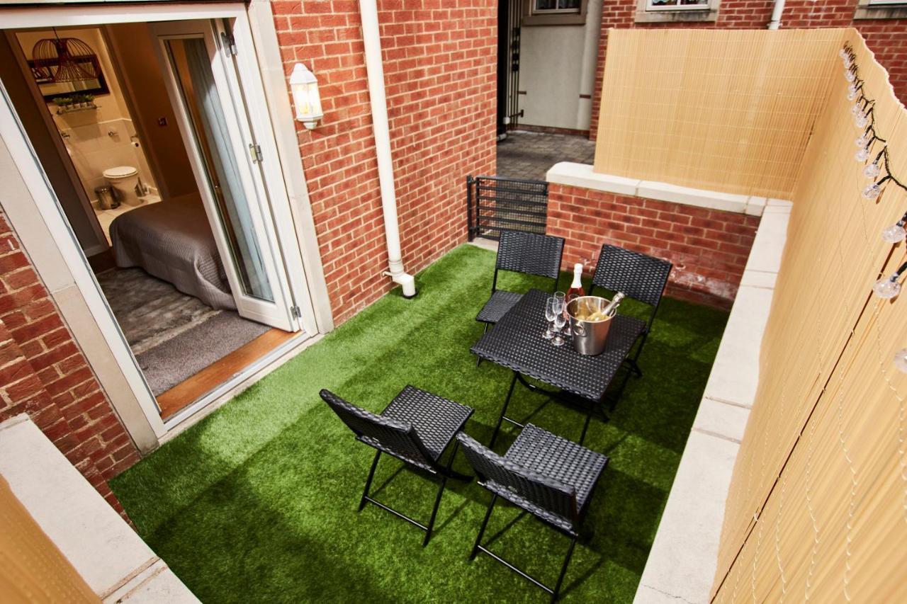 Vikings Apartment With Private Parking & Terrace Йорк Экстерьер фото